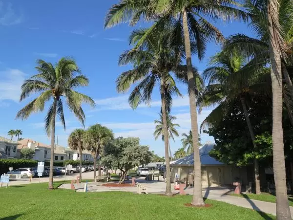 I love the colors at Juno Beach Park!