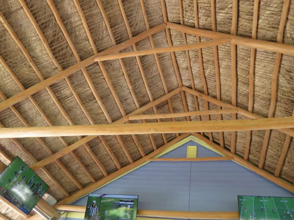 Impressive thatched roof of Seaside Cafe.