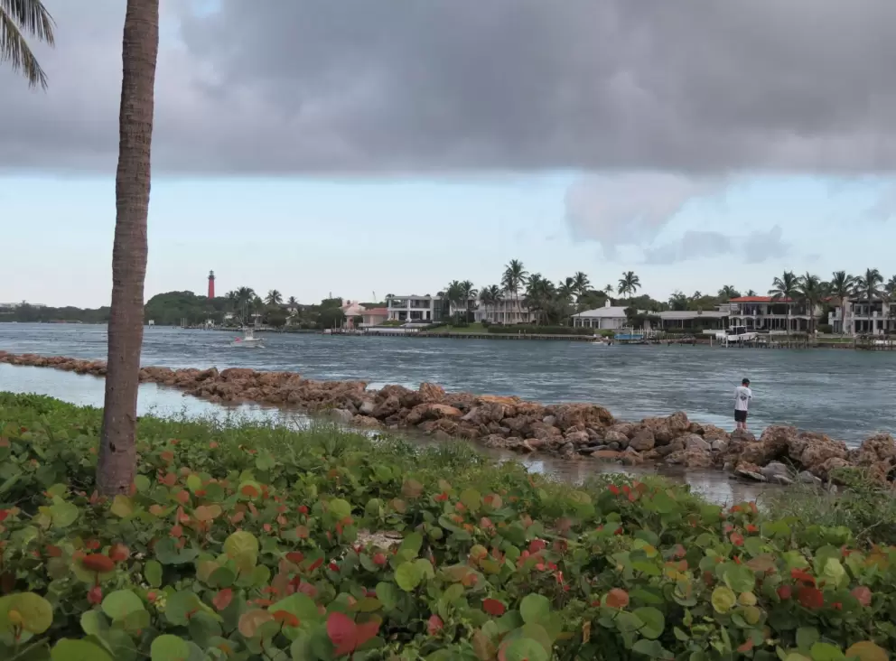 Stormy day at the inlet.