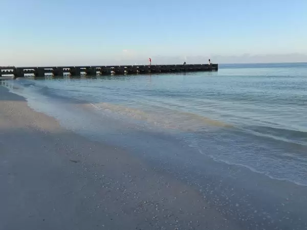 The jetty and clear water.