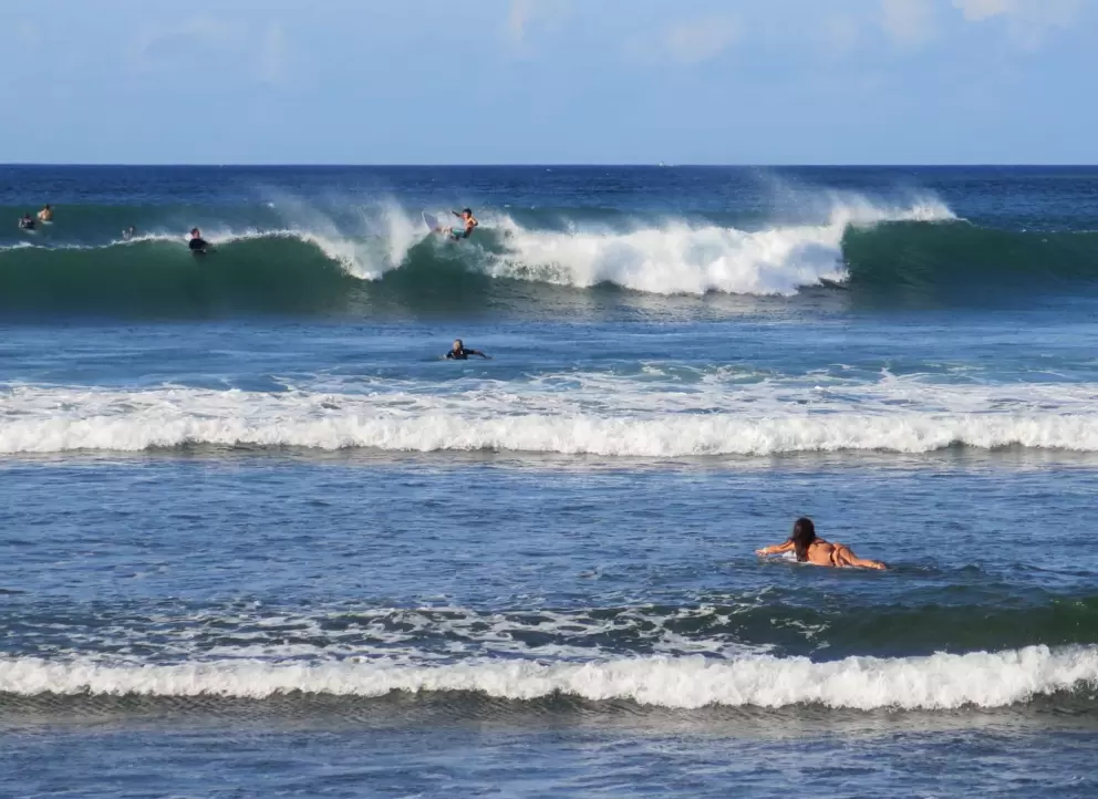 Spray in the wind, during Haleiwa Challenger 2021.
