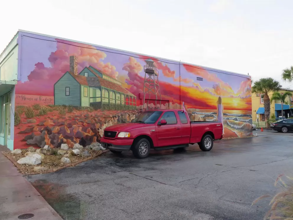 Mural of House of Refuge, at 22 SE Osceola Street. It's the loveliest mural I've ever seen!