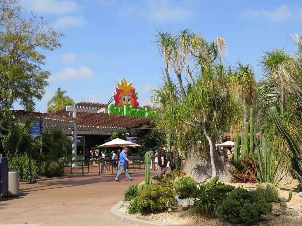 Entrance to the zoo.