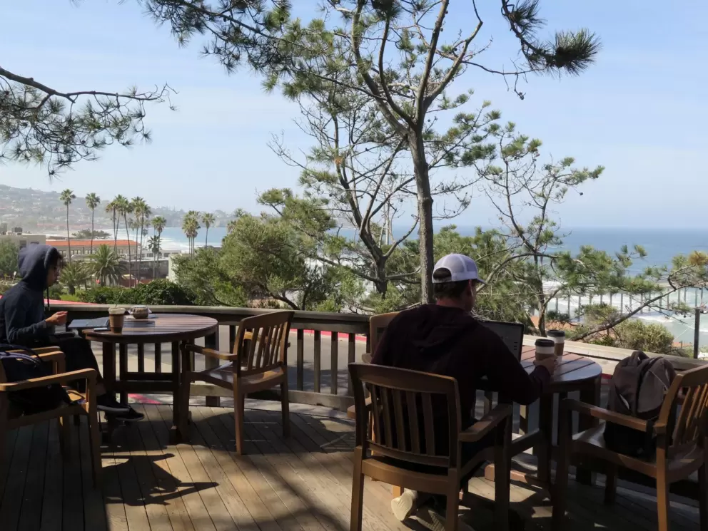 Pinpoint Cafe, a coffee shop above Scripps Pier.