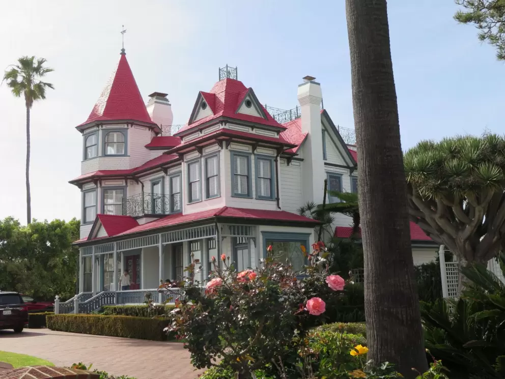 Side view of The Baby Del, at 1144 Isabella Ave, a Victorian house built in 1887.  
