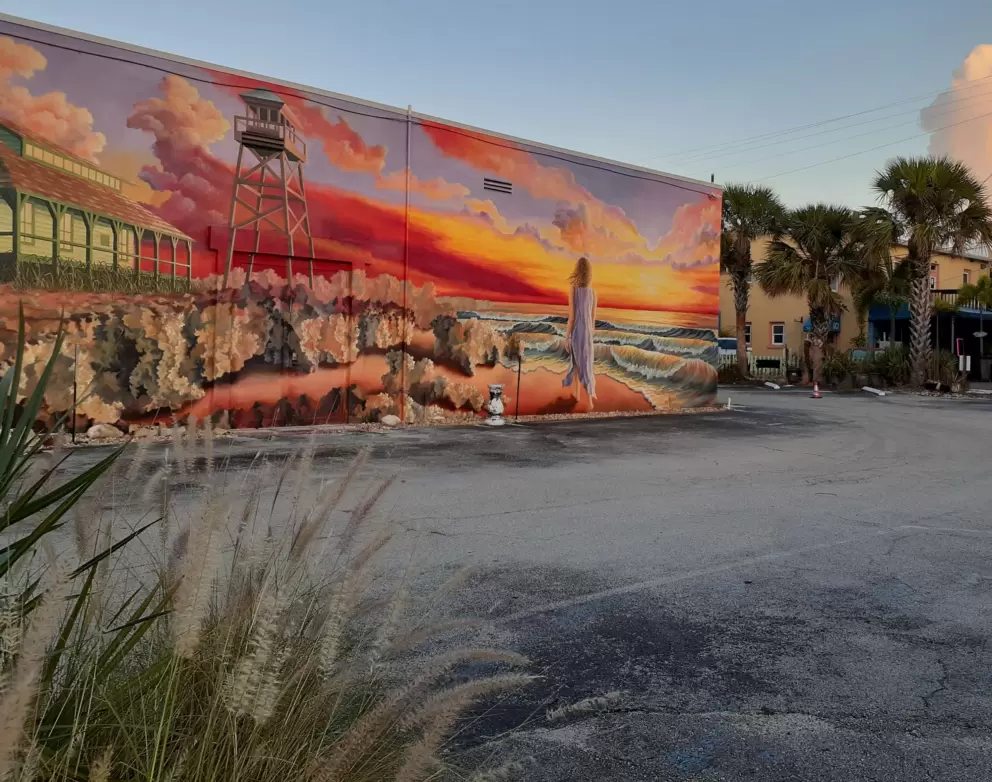 Mural at 22 SE Osceola Street. You can incorporate it into your walk, continuing for a while on SE Osceola Street. 