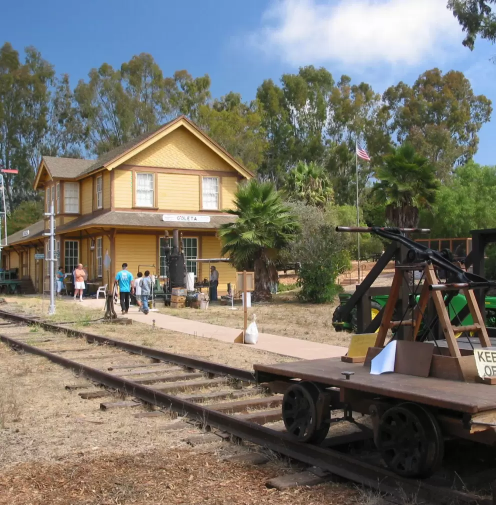 The hand caboose.