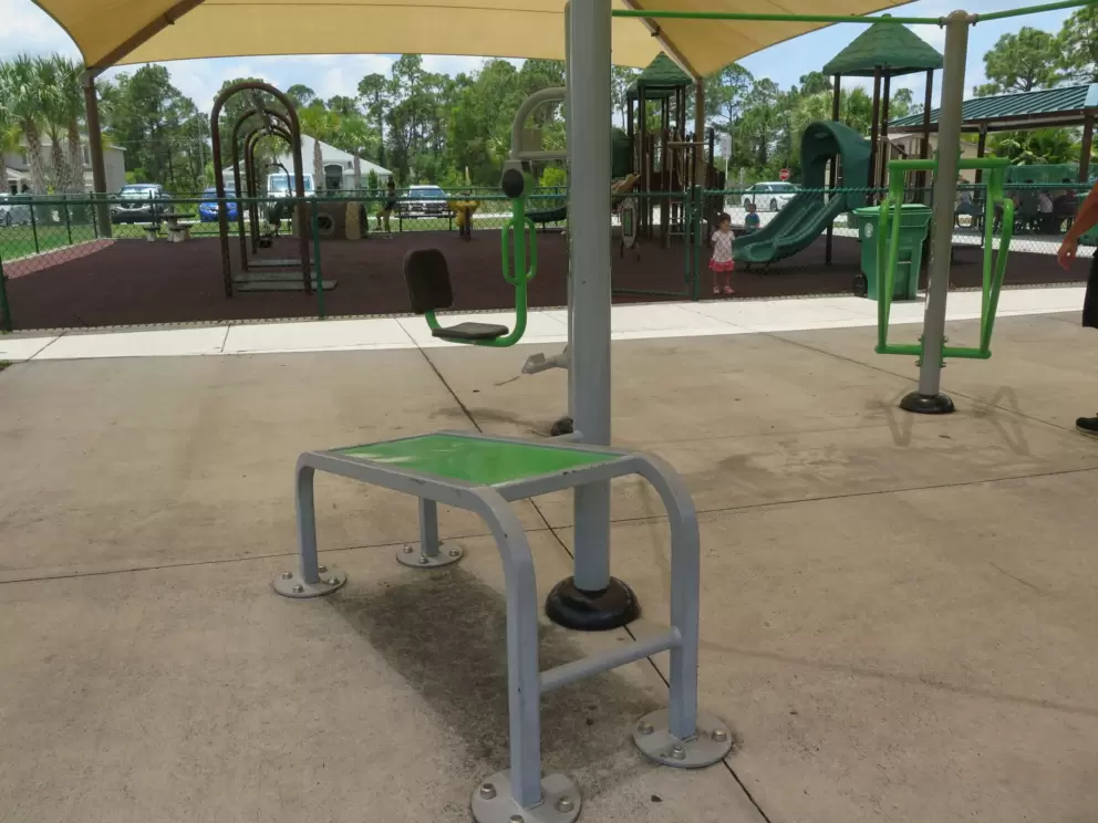 Place to work out in the shade.
Place to work out in the shade.