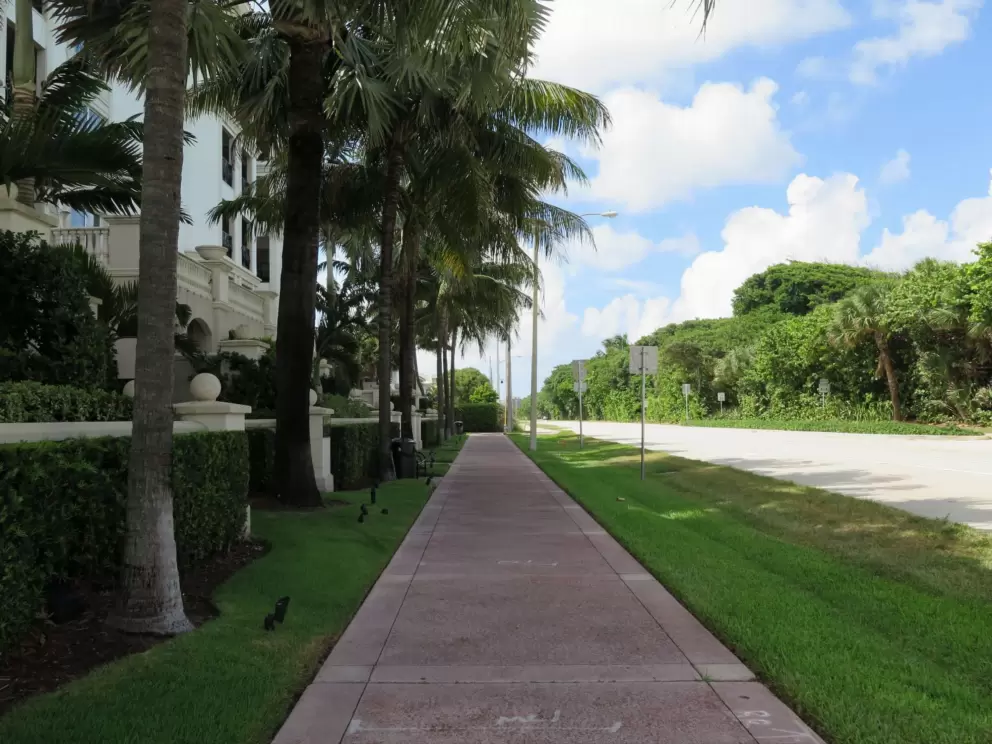 Shady path along Ocean Blvd.