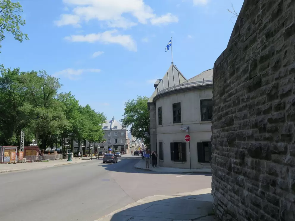 Under the gate, around this corner, and up C&ocirc;te de la Citadelle- then you arrive at the citadel!