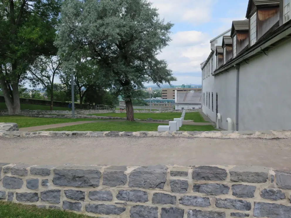 Stone wall by Dauphine Redoubt. 