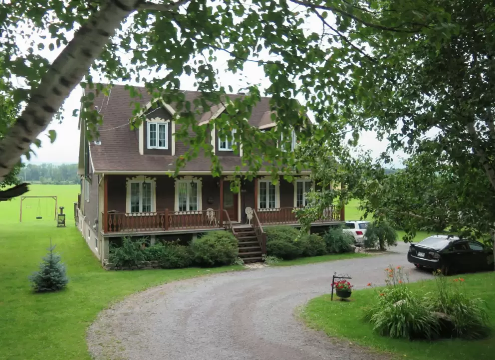Sweet little house you pass on Cote Sainte-Anne. 