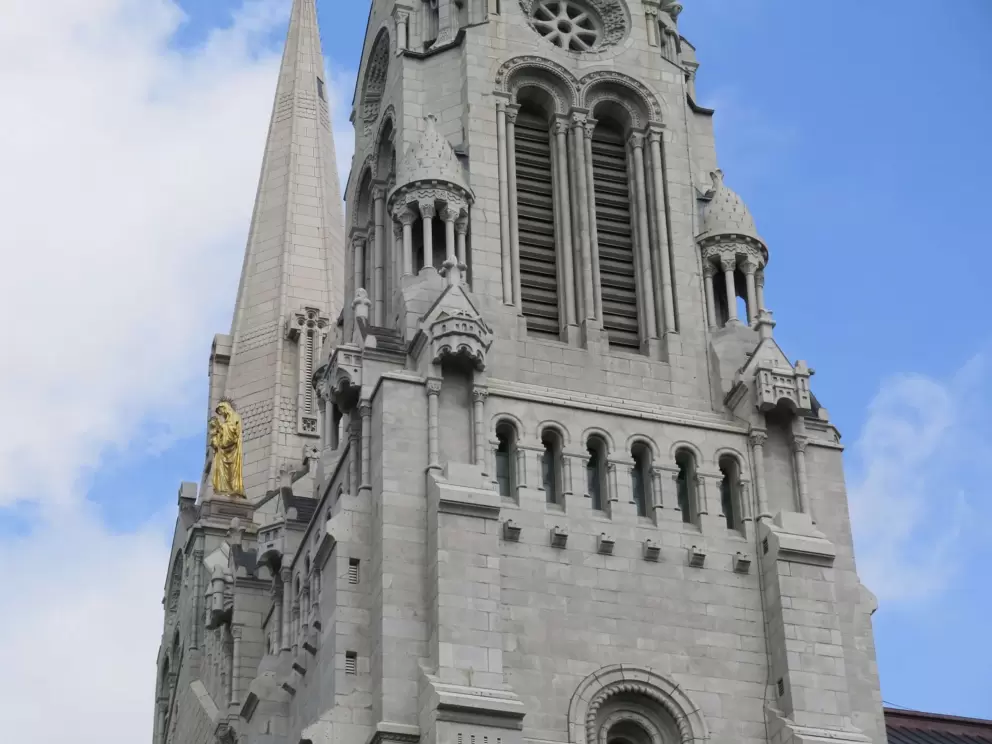 Side view of the basilica, that you see when you arrive. 