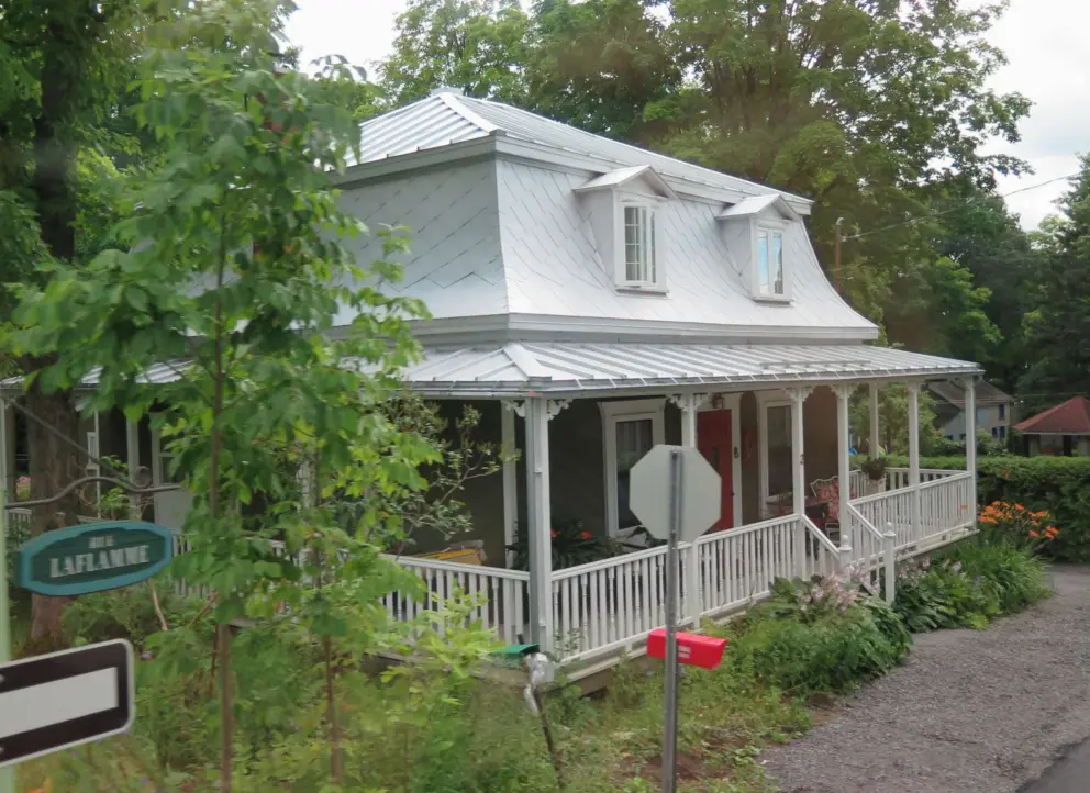 Cute architecture you will see as you leave the island. 