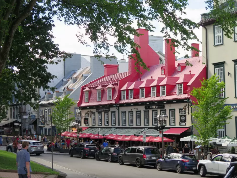 Rue Sainte-Anne. 
