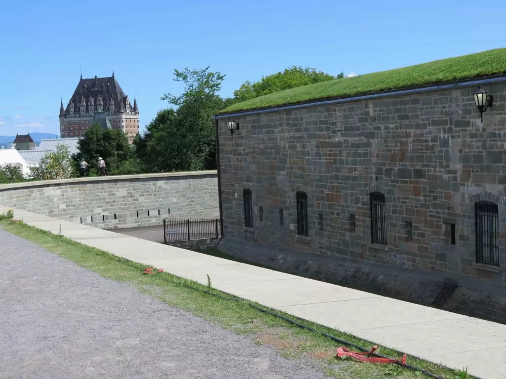 The path along the walls of the citadel, with views of the chateau.