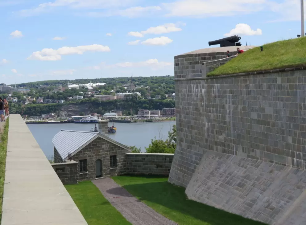 The fort's perfect location on the hill.
