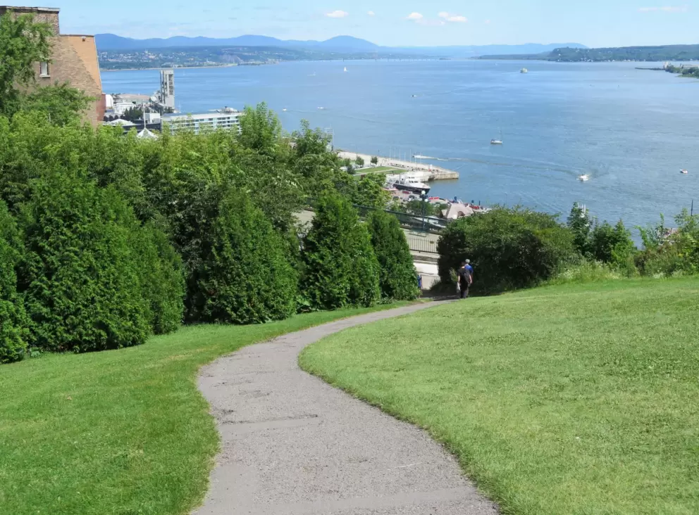 The path that leads down to Dufferin Terrace.