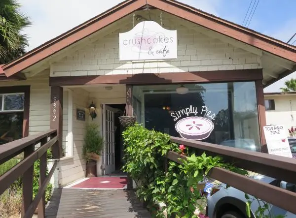 Crushcakes is in a cute cottage with a huge corner window where you can daydream. 