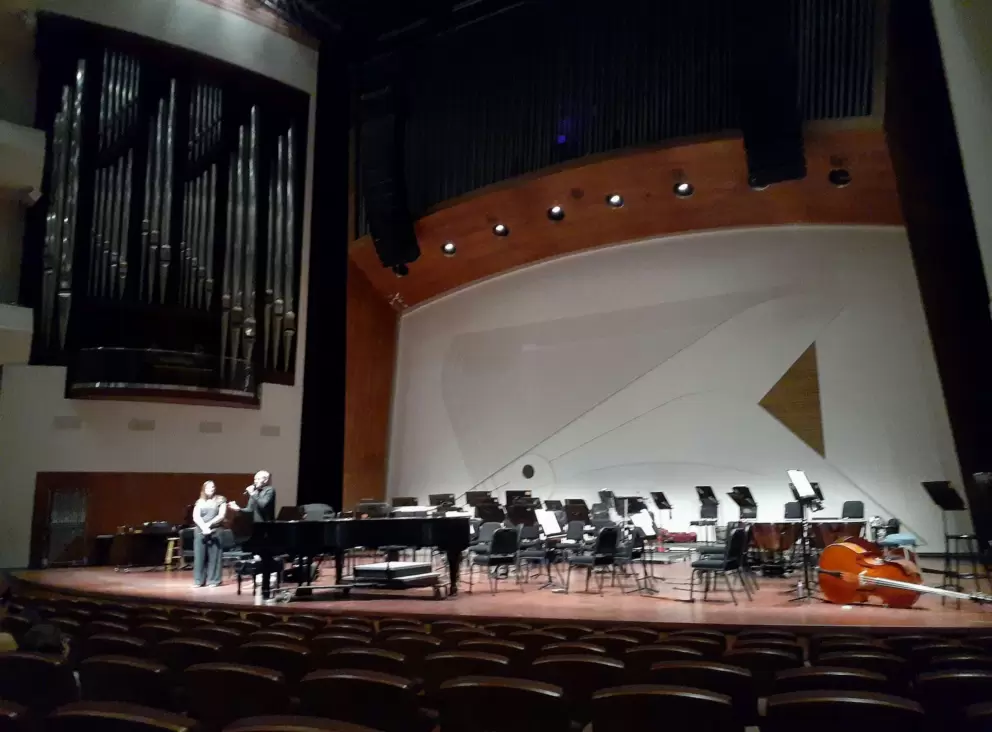 The concert hall, before the event. 