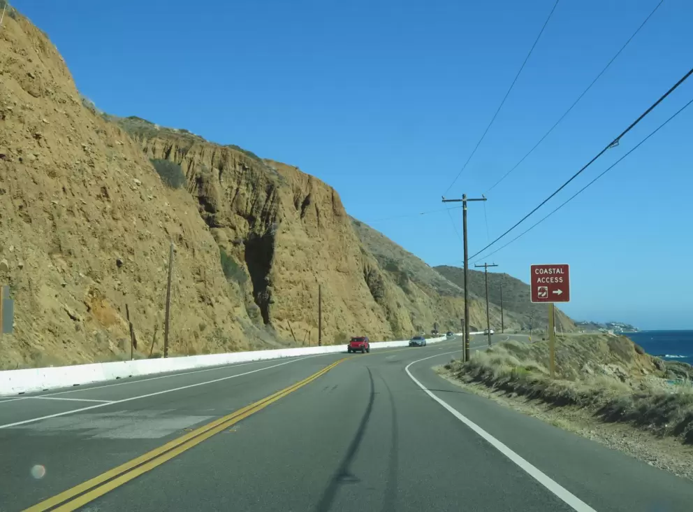 The highway and the pretty cliffs. 