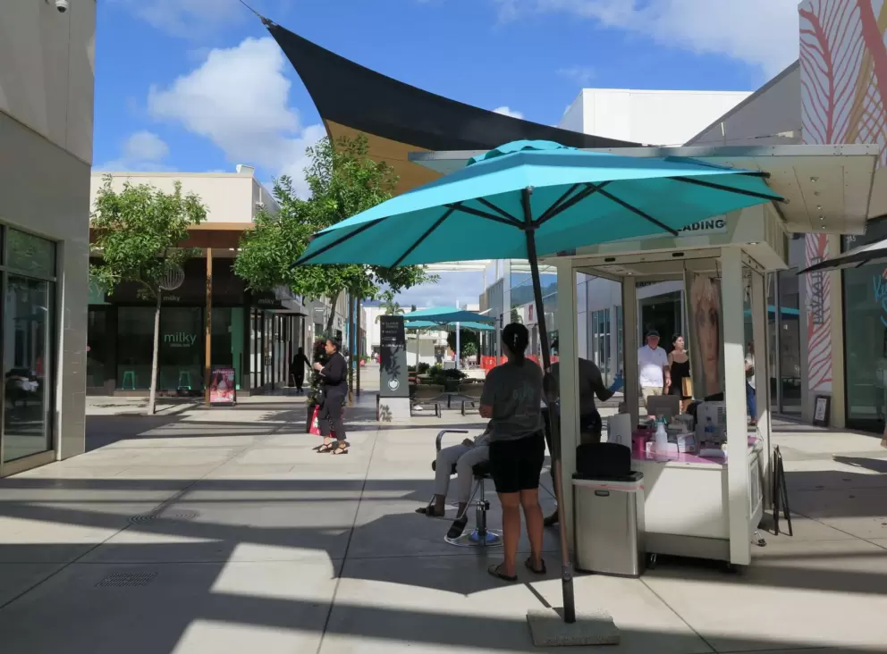 The mall is very modern and streamlined. 