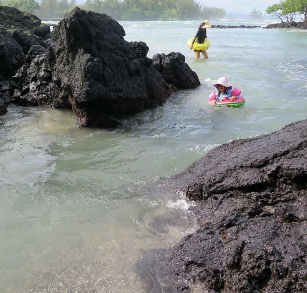 A nice spot for kids to enter the water from a little cove. 