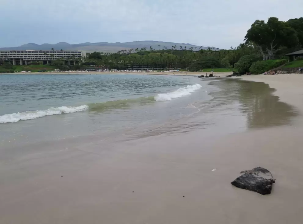The beach is serene and perfect. 