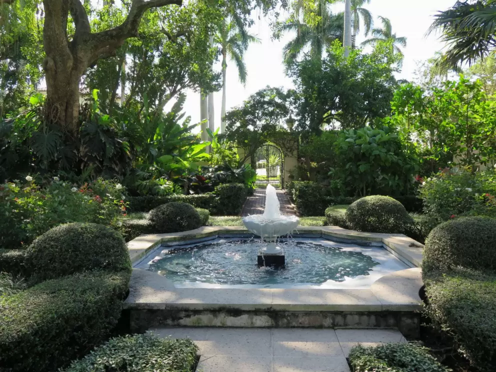 Fountain and hedges. 