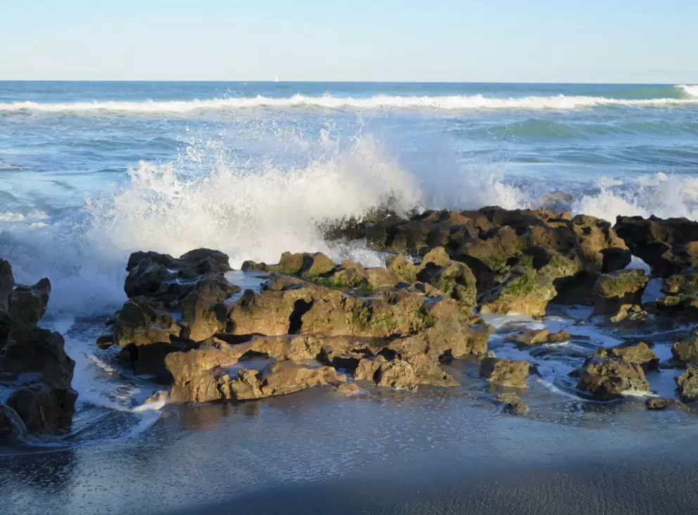 It's fun to watch the water spurting high. 