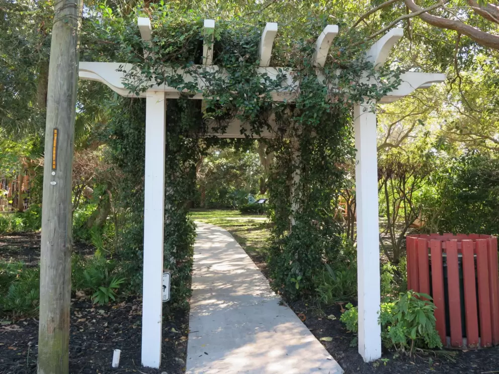 The arbor where you enter the park. 