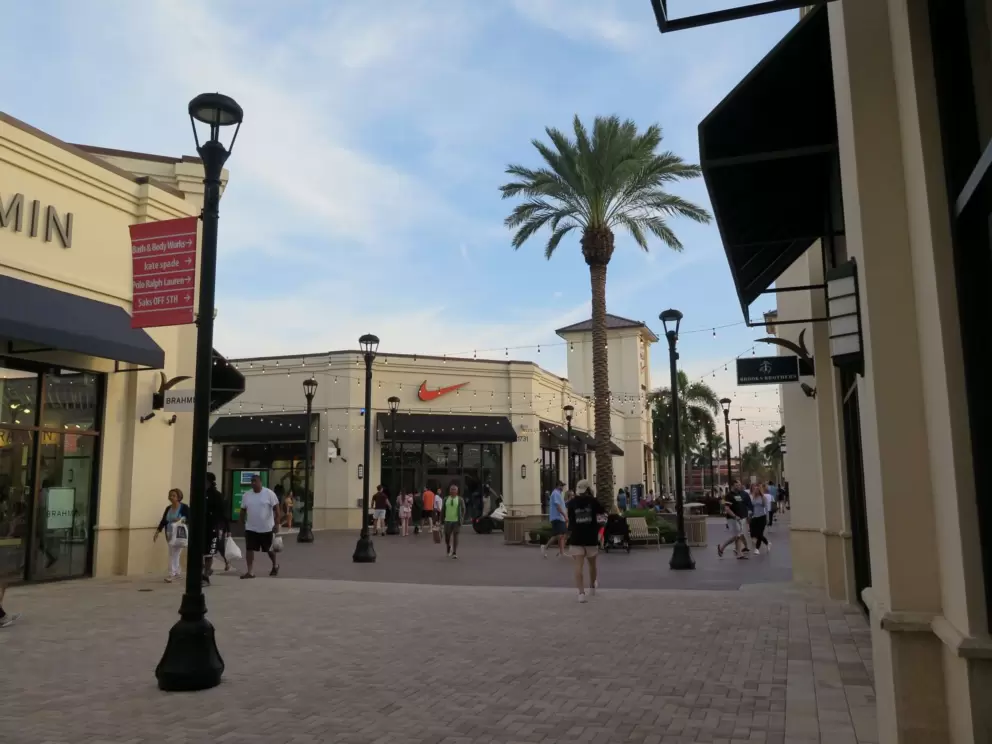 Evening at the mall. 