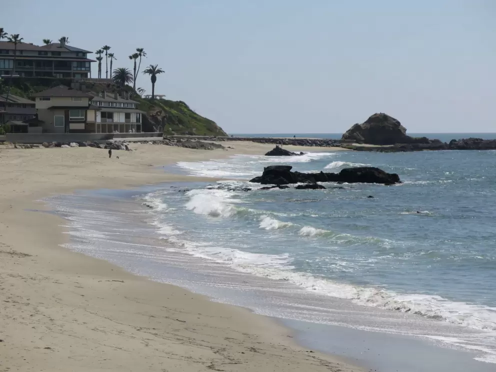 The cute shape of the beach. 