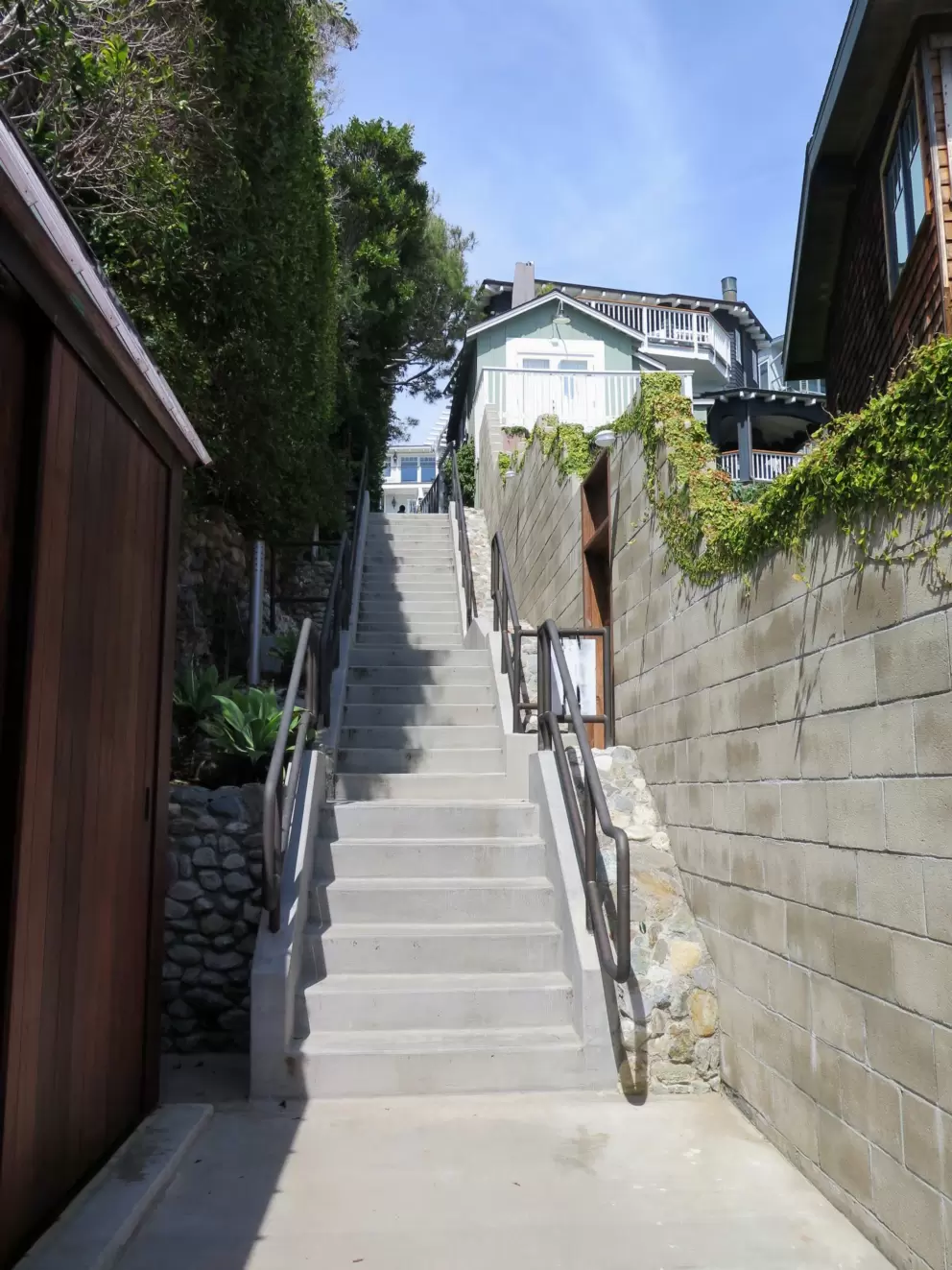 The steps that leads between houses to the beach. 