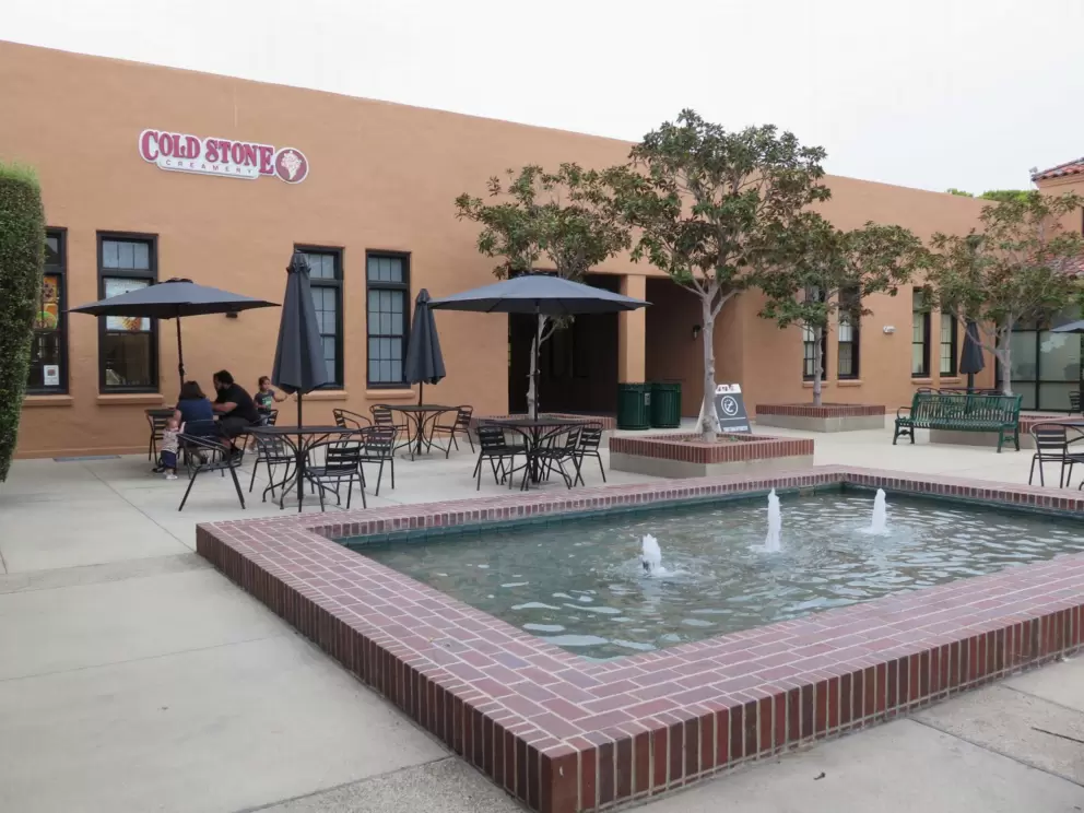 Fountain outside Cold Stone Creamery. 