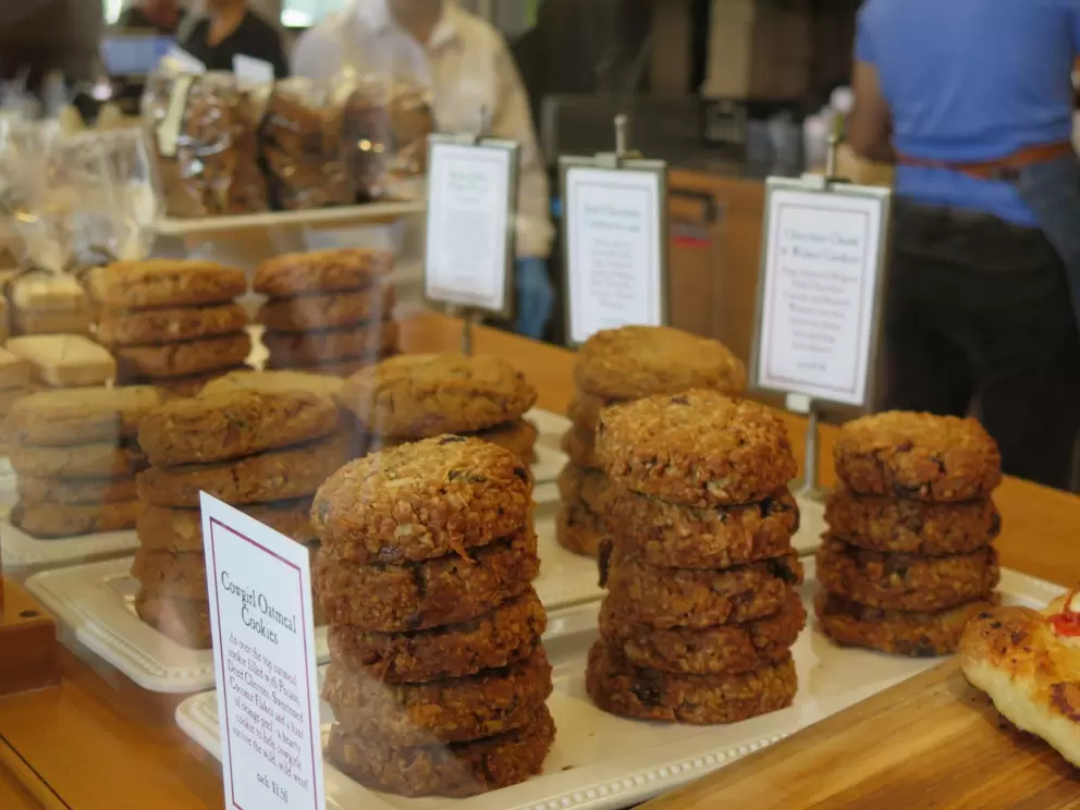 Cowgirl oatmeal cookies, in Con Pane. 