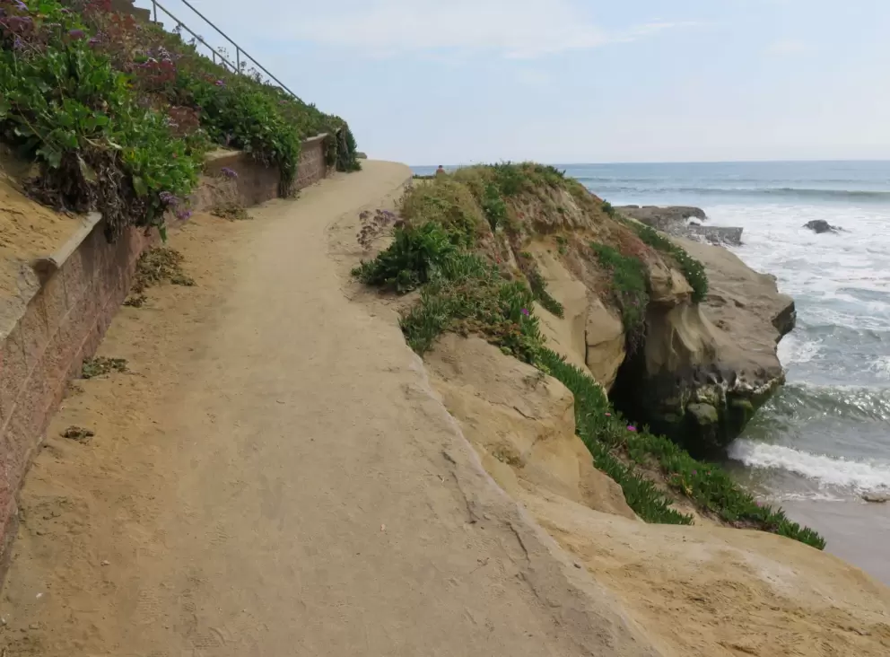 Path above the cove. 
