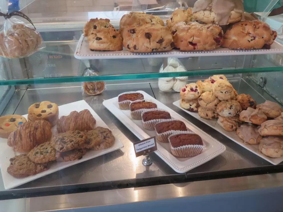 Brick and Bell has pastries. 