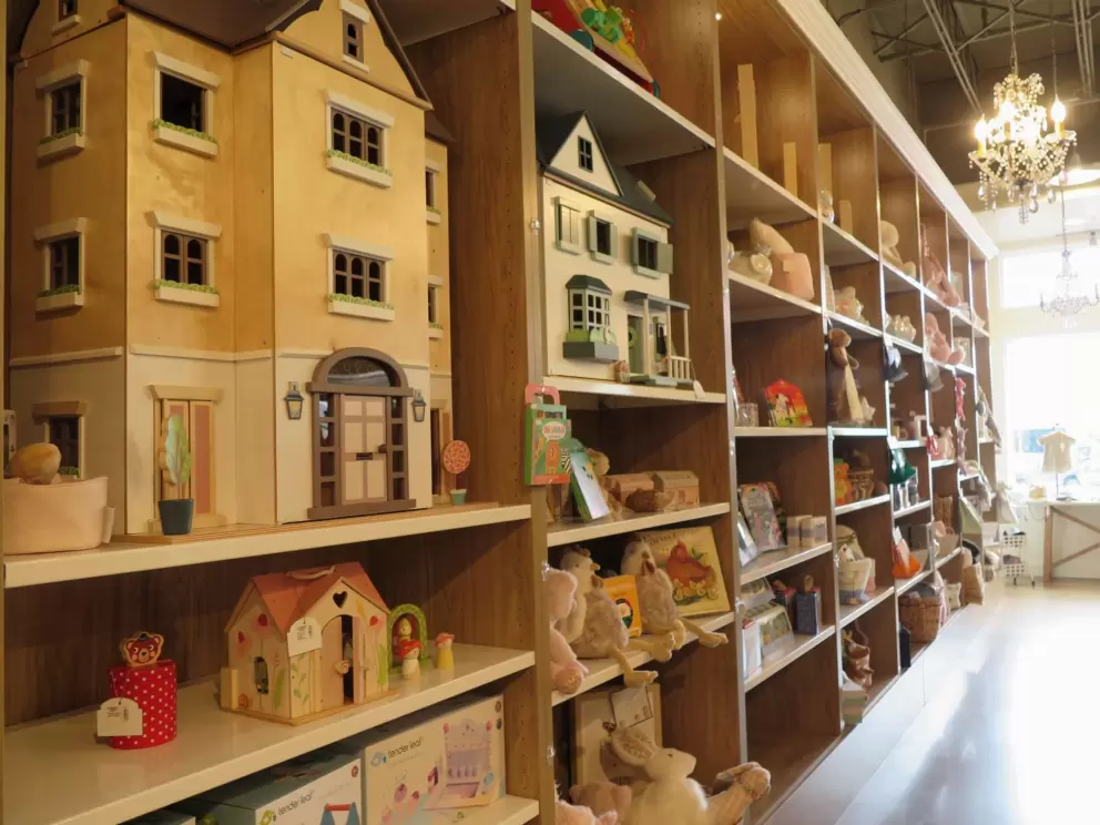 Dollhouses inside Parisien Gourmandises.