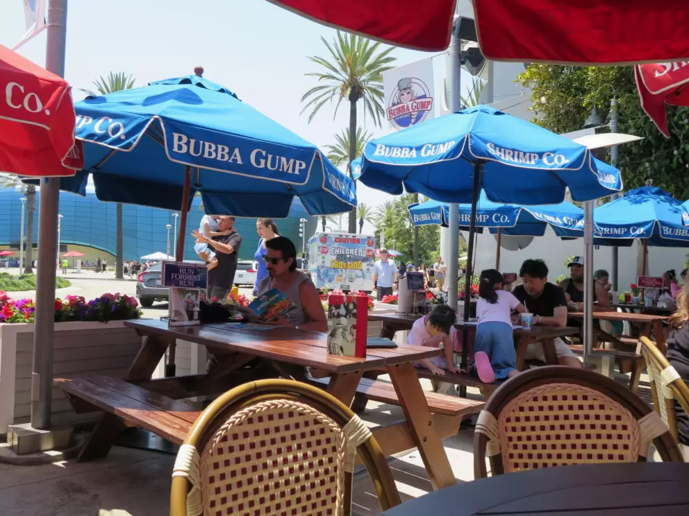 Bubba Gump is a bit crowded. 