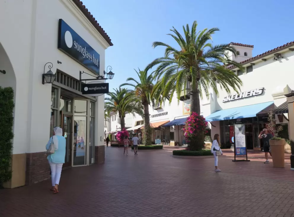 Shady places to stroll. 