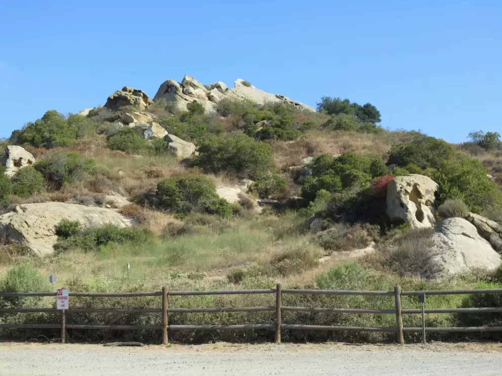 Flintstones-style boulders that are so appealing!