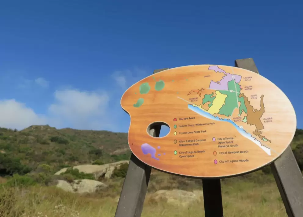 Artist's palette sign. What a cute idea!