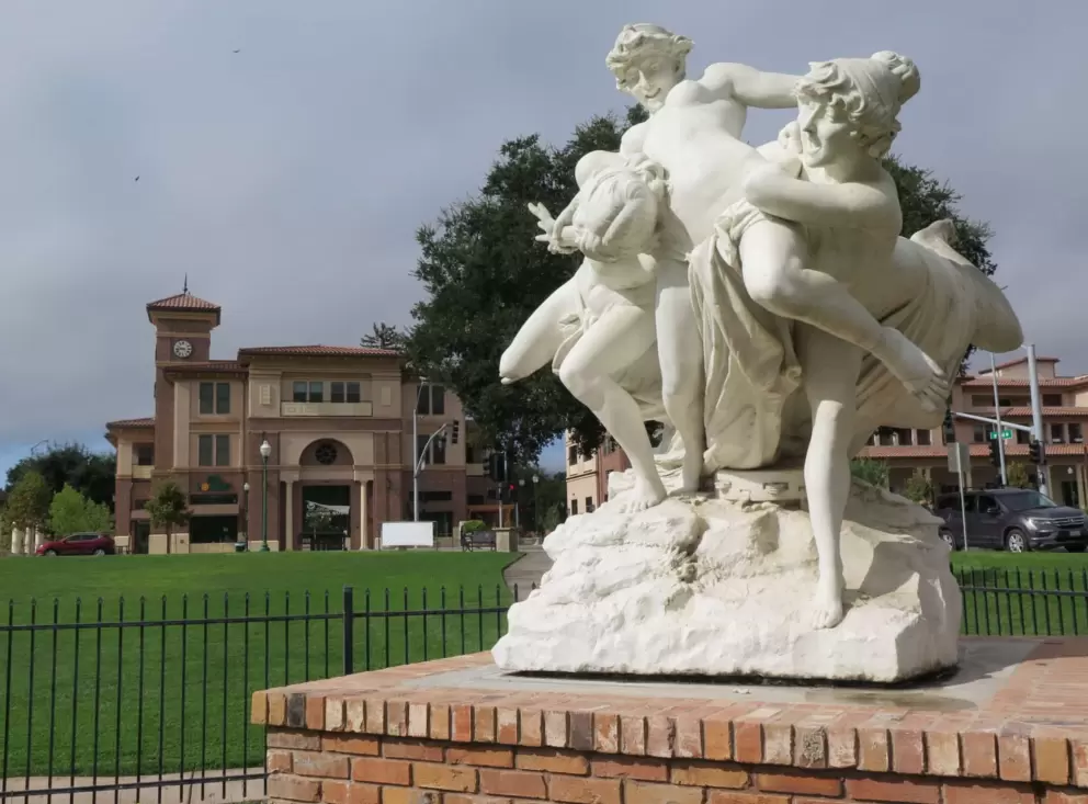 Wrestling Bacchantes, by Italian sculptor Aristide Petrille, is made of one piece of white marble. 