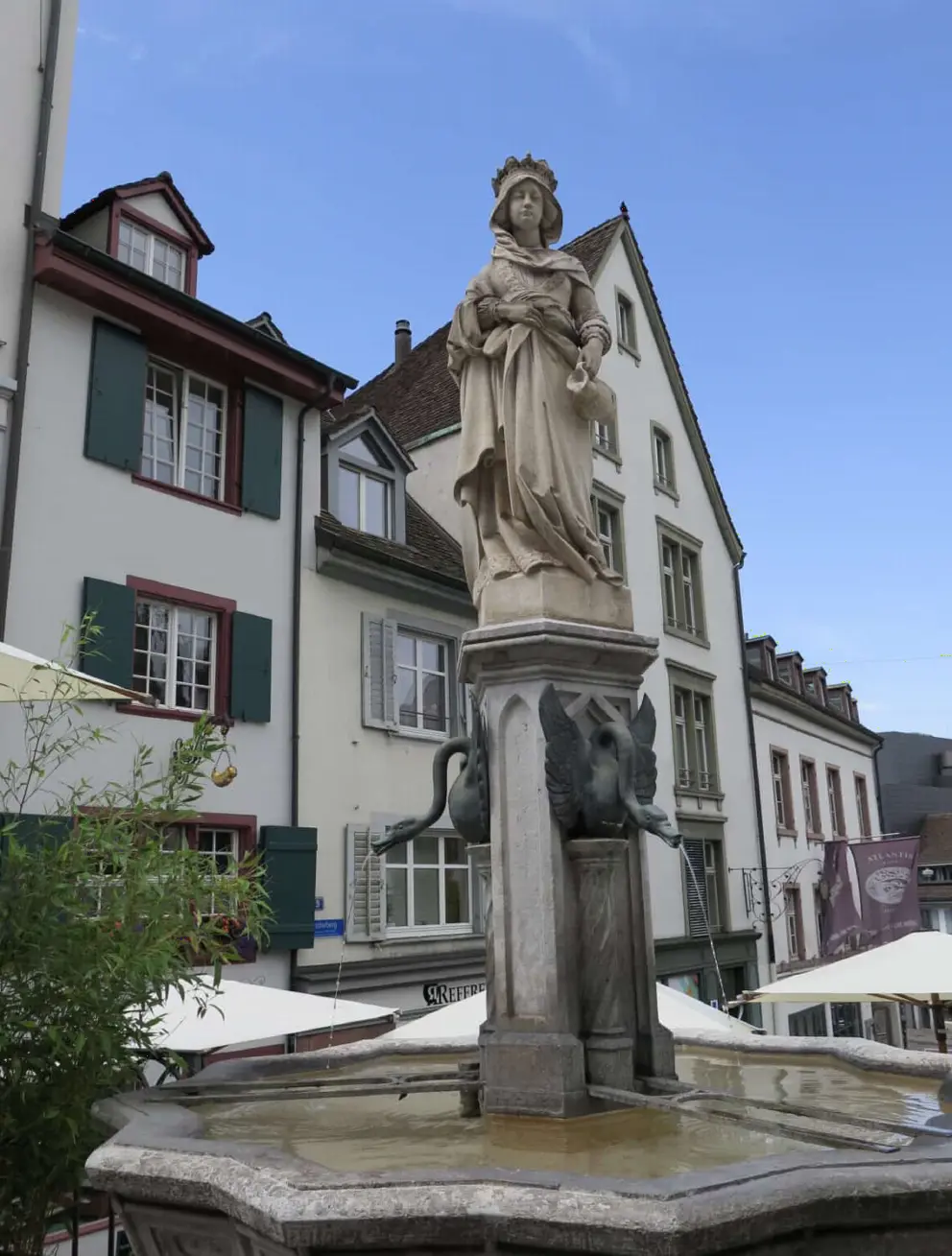 The sculpture of Saint Elisabeth. 