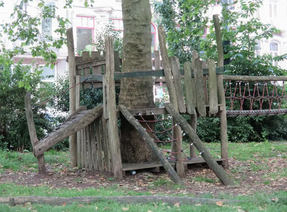 The wooden playgrounds in Holland are quite rustic. 