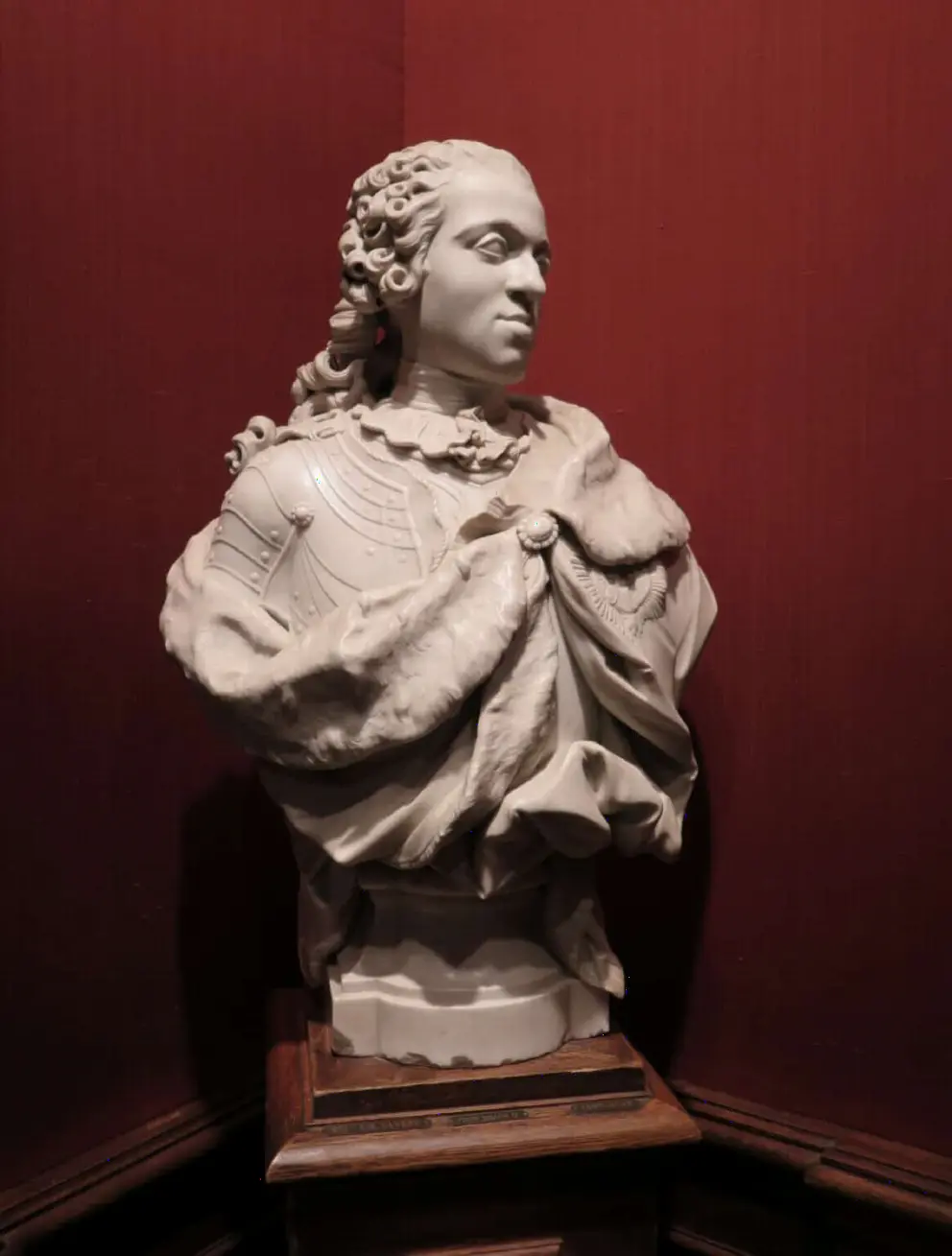 Bust of Stadholder William IV, by Jan Baptist Xavery, 1733.