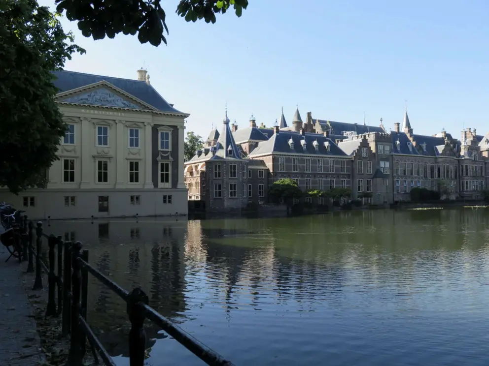 Maurithuis on Hofvijver Lake, with parliament buildings next door. 