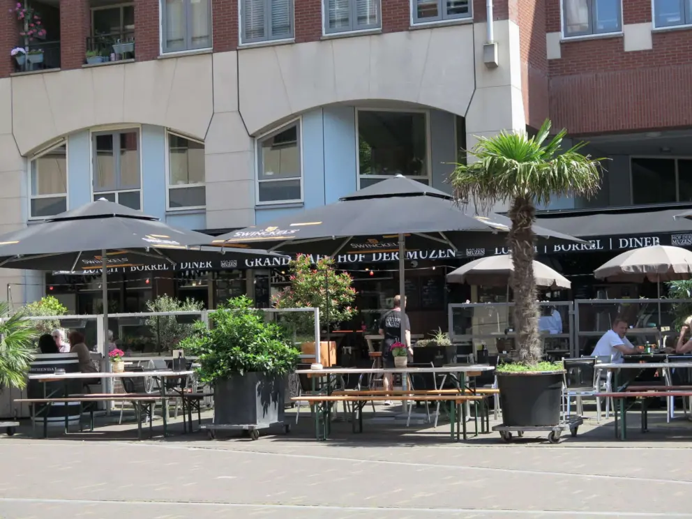 Cafe Hof der Muzen, at Muzenplein. 