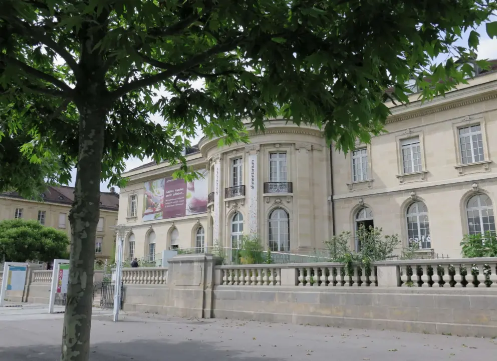 The elegant mansion where the museum is located. 